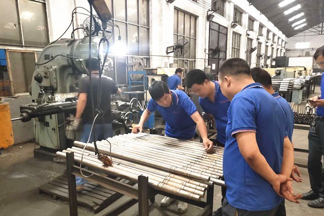 鄭州市神龍泵業(yè)有限公司每周對各個工序進行質量監(jiān)督檢驗的現(xiàn)場。