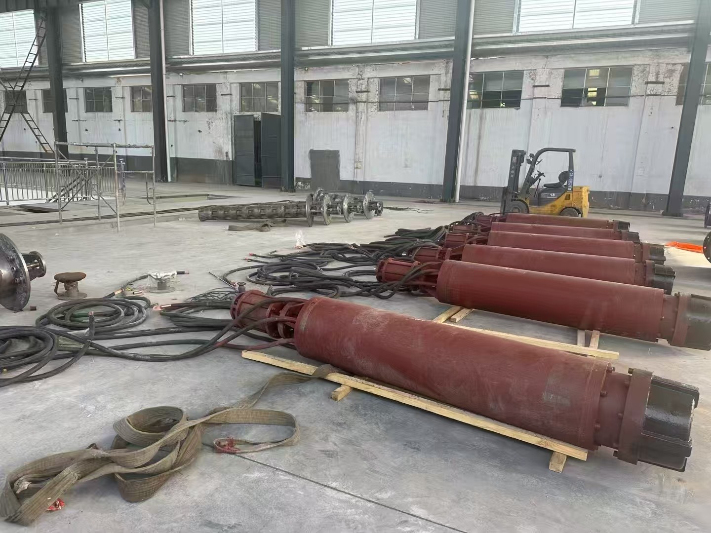 成都6臺(tái)參數(shù)800立方145米450KW電流790A 漂流泵準(zhǔn)備出廠